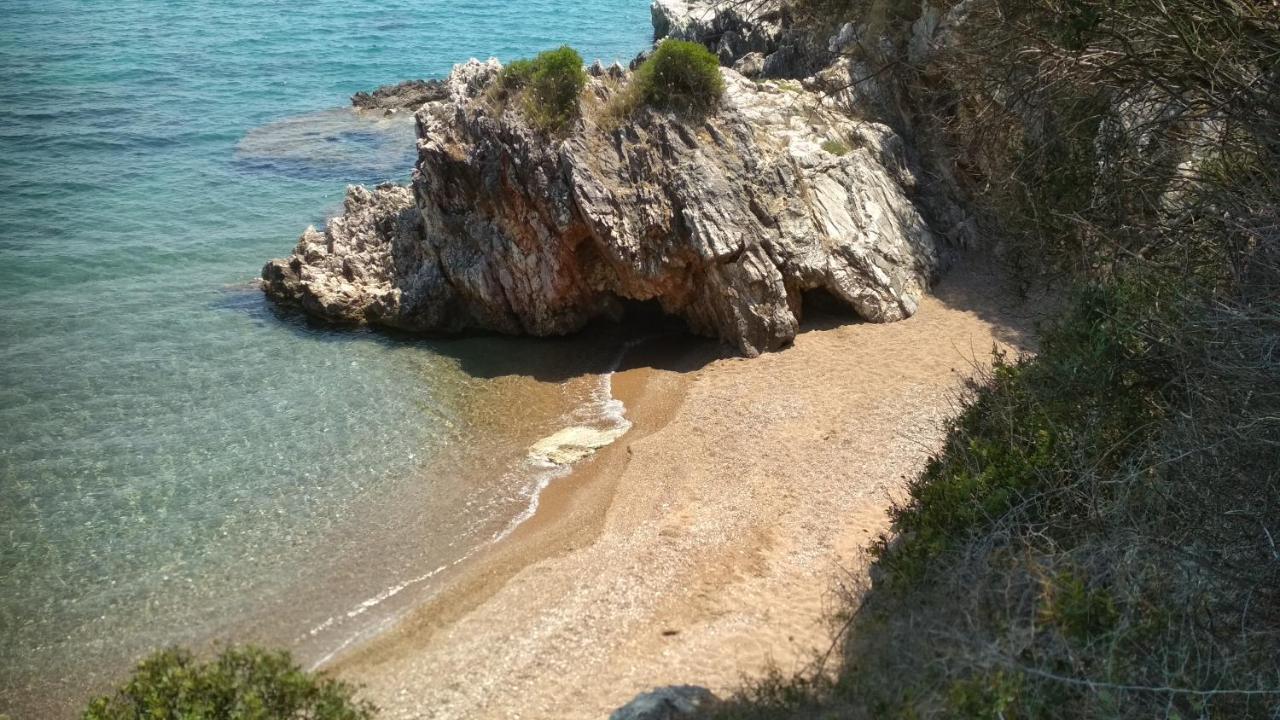 Aiolos Kalamaki  外观 照片